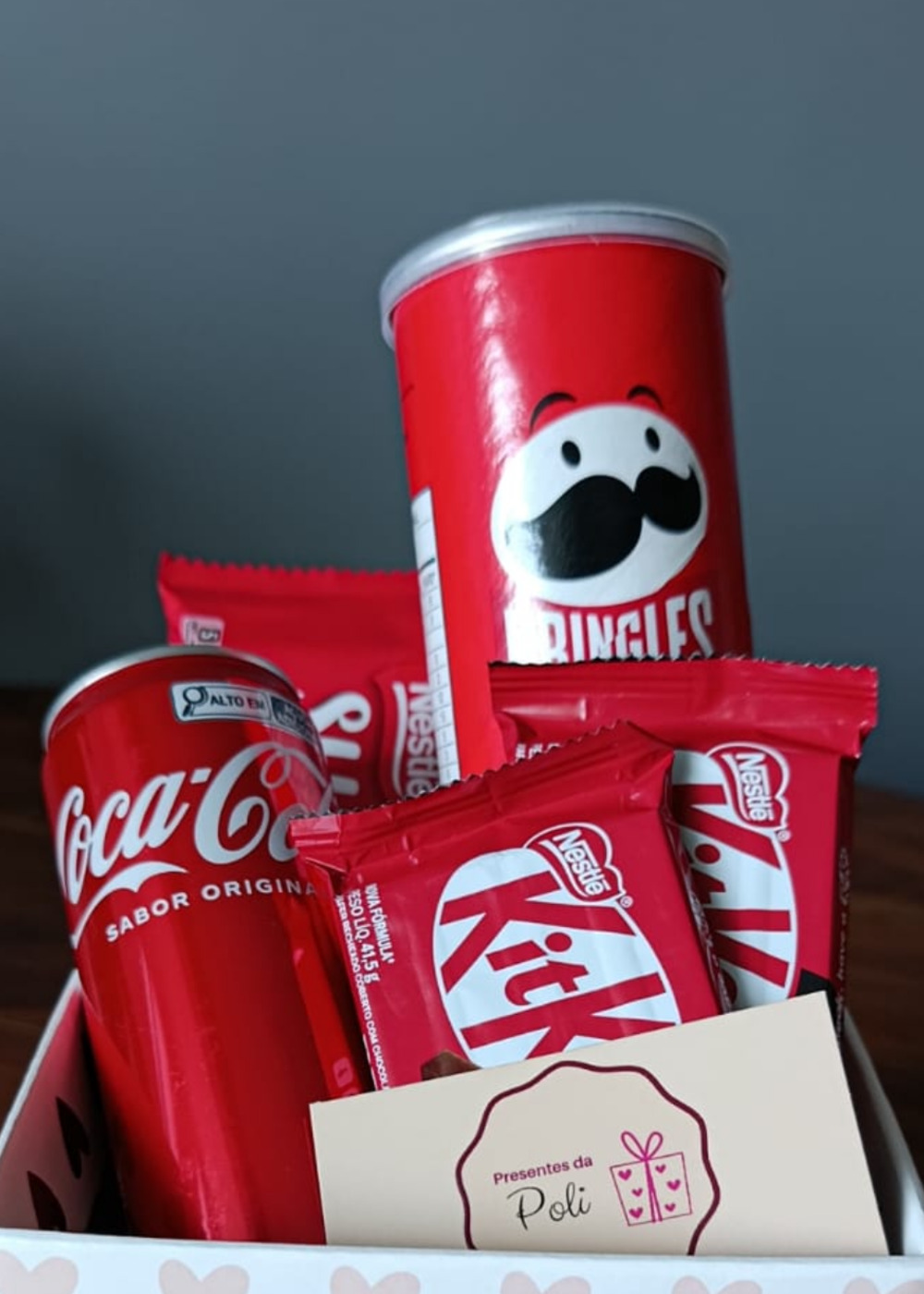 Cesta de chocolates Presentes da Poli